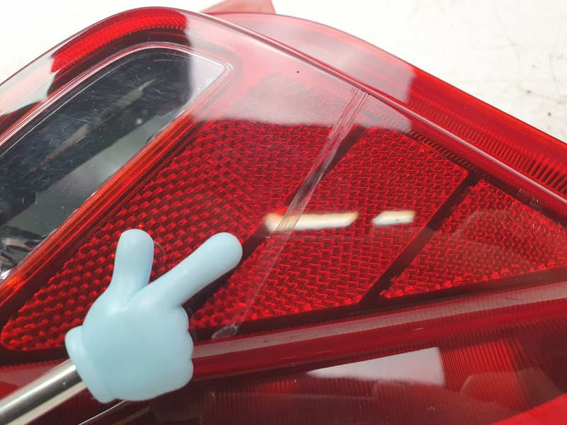 Recambio de piloto trasero derecho paragolpes para kia xceed 1.0 t-gdi 74 kw (100 cv) referencia OEM IAM 92406J7300  