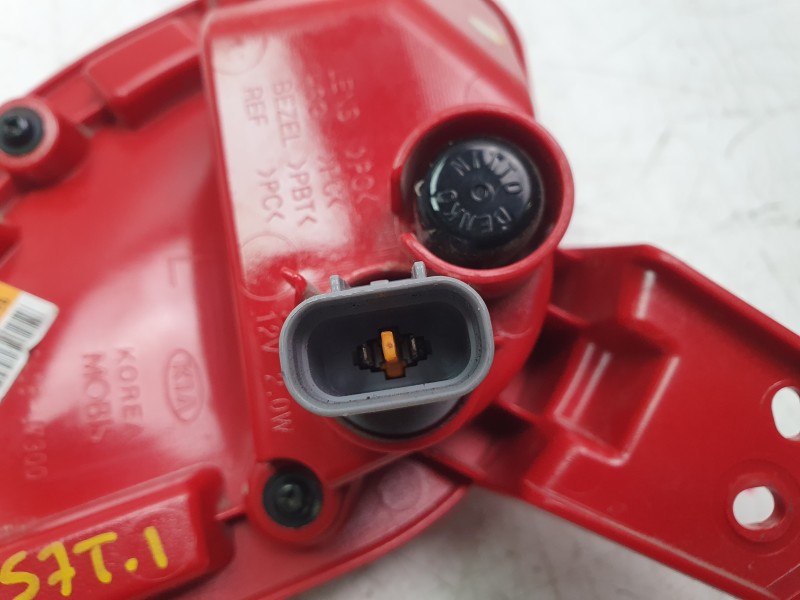 Recambio de piloto trasero izquierdo paragolpes para kia xceed 1.0 t-gdi 74 kw (100 cv) referencia OEM IAM 92405J7300  