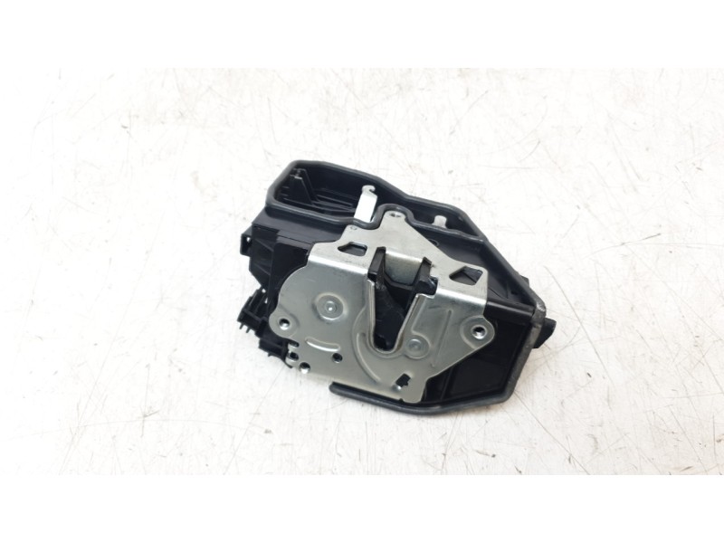 Recambio de cerradura puerta delantera derecha para bmw 1 (f20) 118 d referencia OEM IAM 18800018126  