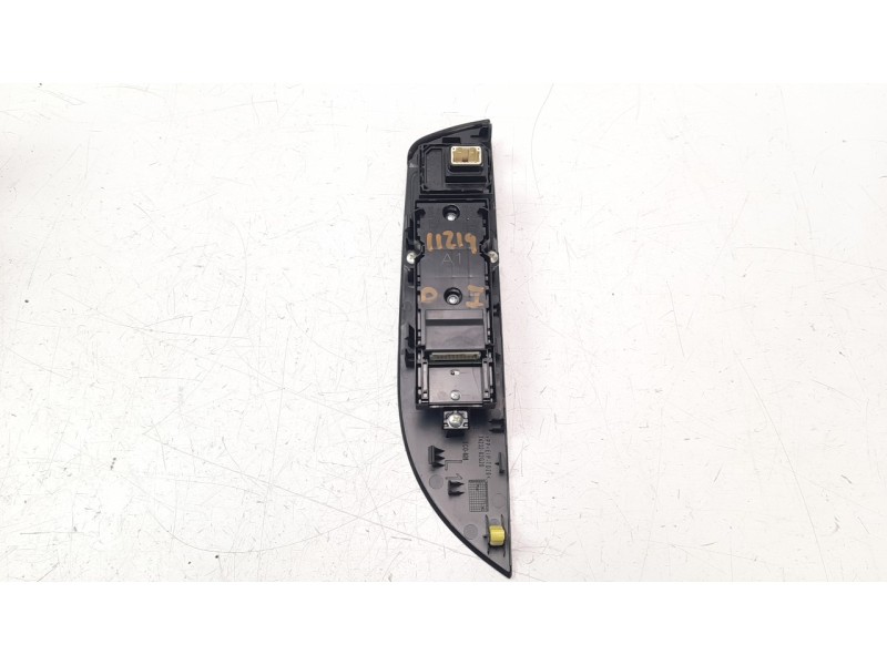 Recambio de mando elevalunas delantero izquierdo para toyota corolla (e21) referencia OEM IAM 8404002160  