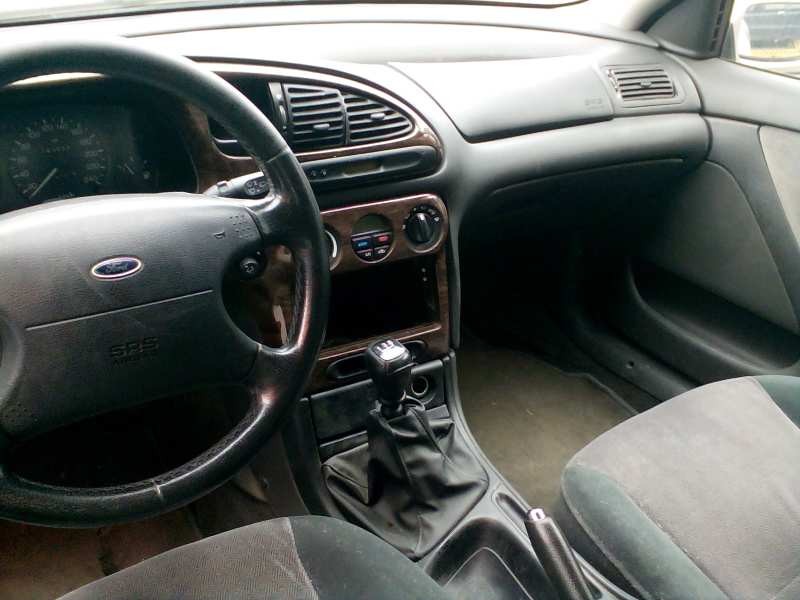 ford mondeo berlina (gd) del año 2000