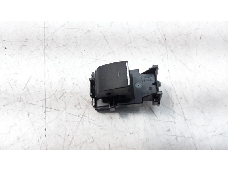 Recambio de mando elevalunas trasero derecho para toyota corolla (e21) referencia OEM IAM 8481002250  