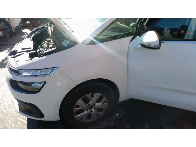 Recambio de aleta delantera izquierda para citroën c4 picasso ii 1.6 bluehdi 120 referencia OEM IAM   