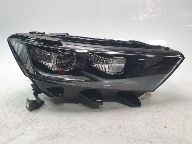 Recambio de faro derecho para volkswagen t-roc (a11, d11) 2.0 tdi referencia OEM IAM 2GA941774  