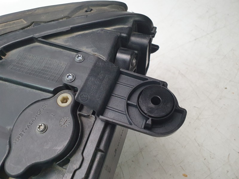 Recambio de faro derecho para volkswagen t-roc (a11, d11) 2.0 tdi referencia OEM IAM 2GA941774 7P5941591AJ 