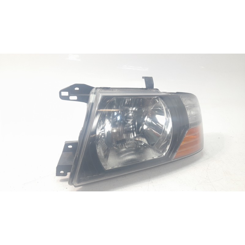 Recambio de faro izquierdo para mitsubishi montero iii (v7_w, v6_w) 3.2 di-d (v68w, v78w) referencia OEM IAM MR574933  108702704