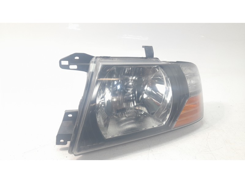 Recambio de faro izquierdo para mitsubishi montero iii (v7_w, v6_w) 3.2 di-d (v68w, v78w) referencia OEM IAM MR574933  108702704