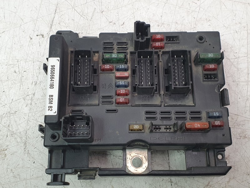 Recambio de caja reles / fusibles para peugeot 206 hatchback (2a/c) 1.4 i referencia OEM IAM 9650664180  