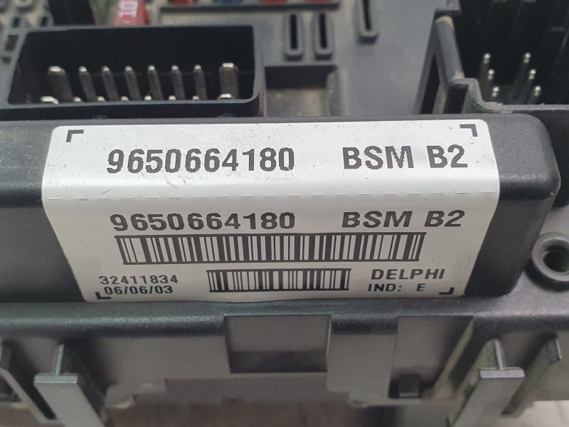 Recambio de caja reles / fusibles para peugeot 206 hatchback (2a/c) 1.4 i referencia OEM IAM 9650664180  