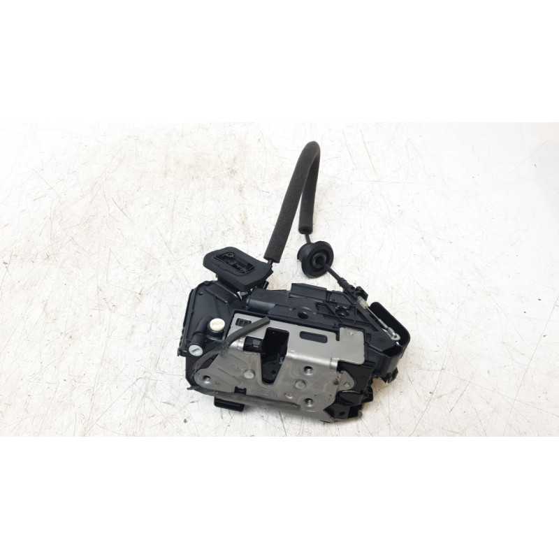 Recambio de cerradura puerta trasera izquierda para audi a1 sportback (gba) 30 tfsi referencia OEM IAM 5TA839015P  