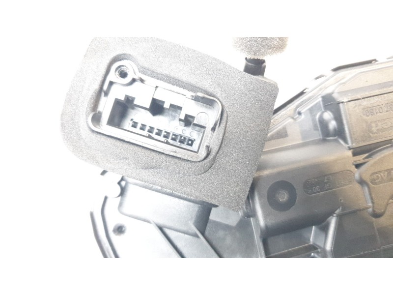 Recambio de cerradura puerta trasera izquierda para audi a1 sportback (gba) 30 tfsi referencia OEM IAM 5TA839015P  