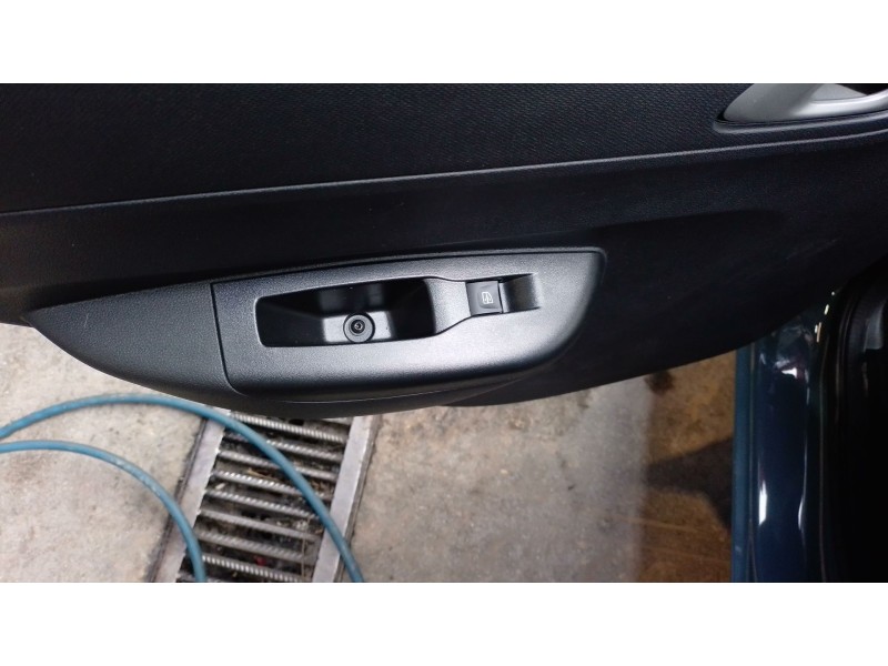 Recambio de mando elevalunas trasero izquierdo para dacia spring referencia OEM IAM   