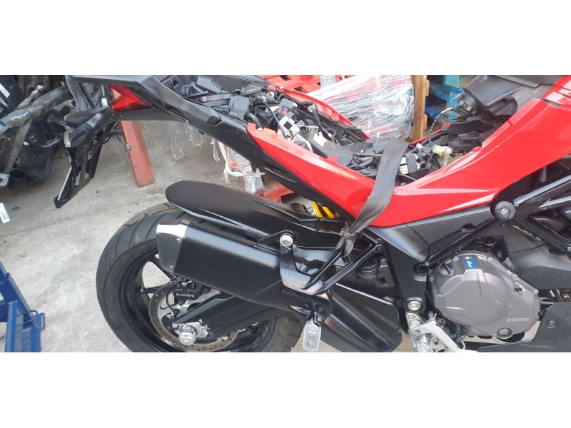 Recambio de subchasis trasero para ducati multistrada v2 referencia OEM IAM 47110812AB  
