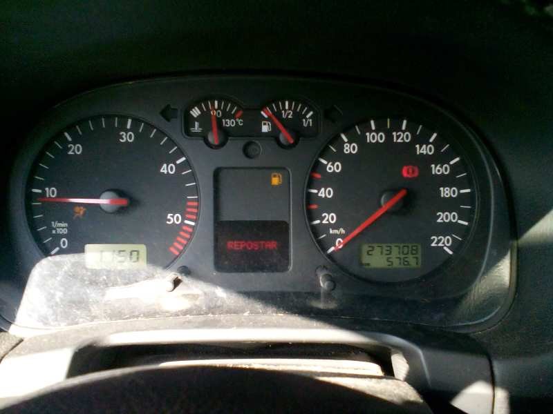 volkswagen golf iv berlina (1j1) del año 2001