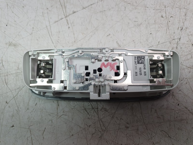 Recambio de luz interior para audi a1 sportback (gba) 30 tfsi referencia OEM IAM 8V0947111  