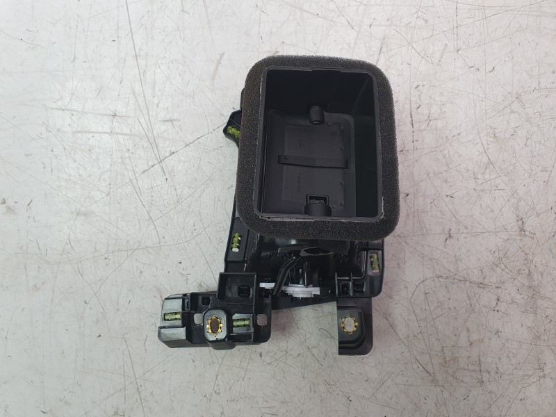 Recambio de aireador izquierdo para audi a1 sportback (gba) 30 tfsi referencia OEM IAM 82C820902A  