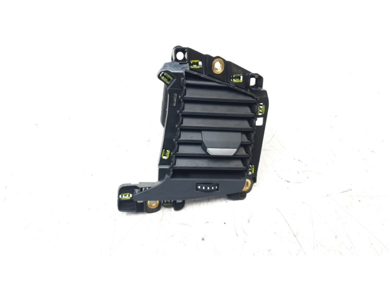 Recambio de aireador derecho para audi a1 sportback (gba) 30 tfsi referencia OEM IAM 82C820901A  