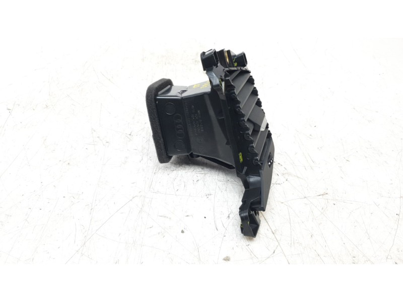 Recambio de aireador derecho para audi a1 sportback (gba) 30 tfsi referencia OEM IAM 82C820901A  