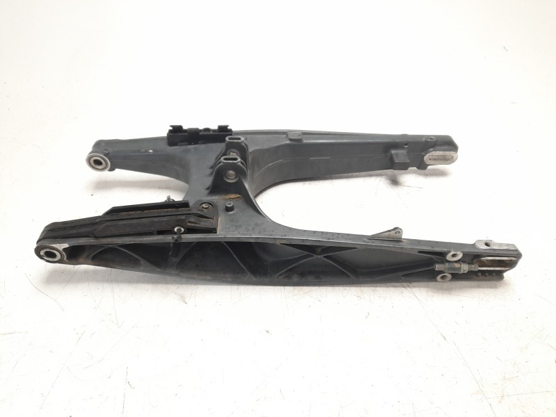 Recambio de basculante para ktm 125 duke 125 duke referencia OEM IAM 28104030044BA  