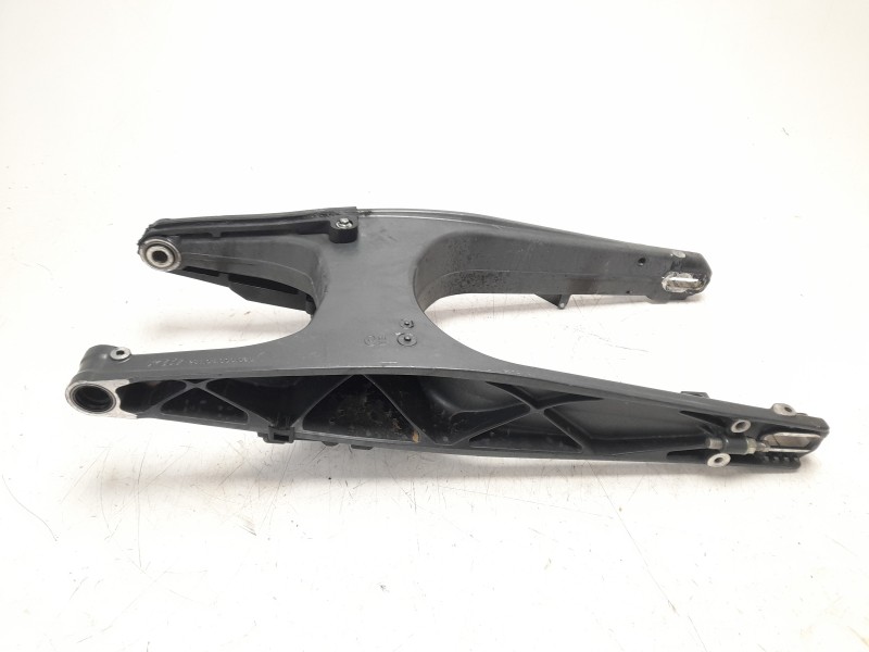Recambio de basculante para ktm 125 duke 125 duke referencia OEM IAM 28104030044BA  
