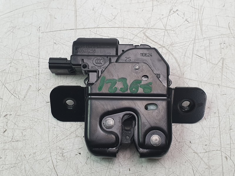 Recambio de cerradura maletero / porton para renault clio v referencia OEM IAM 846304010R  