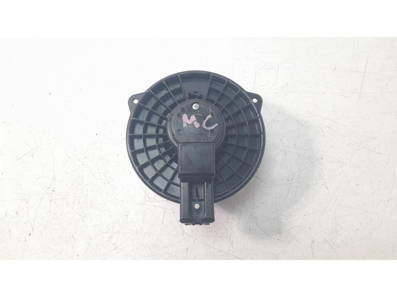 Recambio de ventilador calefaccion para mazda 3 berlina (bp) evolution referencia OEM IAM BDGF61B10  