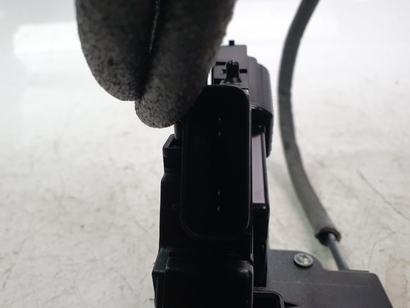 Recambio de cerradura puerta trasera izquierda para ssangyong xlv suv e-xgi 160 referencia OEM IAM 7131035001  