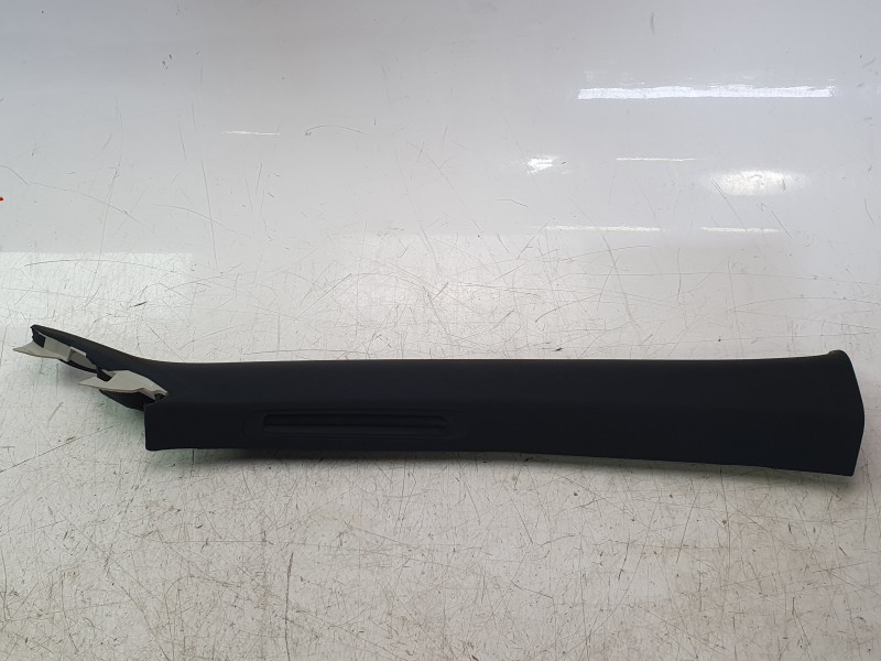 Recambio de moldura para mazda 3 berlina (bp) evolution referencia OEM IAM BCJHT1162  