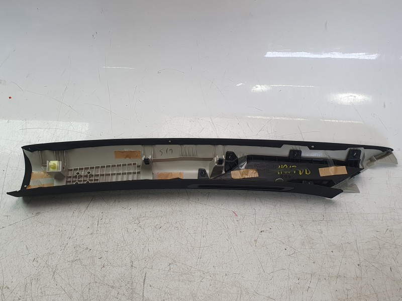 Recambio de moldura para mazda 3 berlina (bp) evolution referencia OEM IAM BCJHT1162  
