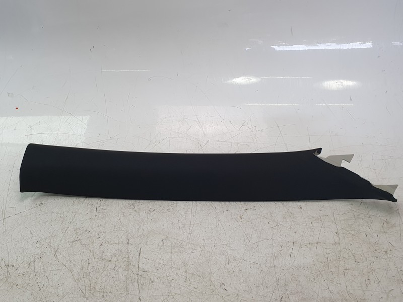 Recambio de moldura para mazda 3 berlina (bp) evolution referencia OEM IAM BCJHT1162  