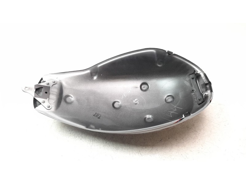 Recambio de moldura para harley-davidson vrsc referencia OEM IAM 6610805BRB  