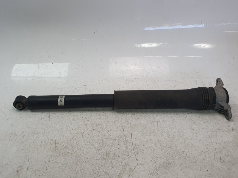 Recambio de amortiguador trasero derecho para mazda 3 berlina (bp) evolution referencia OEM IAM BCKE28700E  