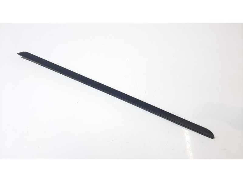 Recambio de moldura para hyundai i20 active 1.0 tgdi cat referencia OEM IAM 86141Q0000  