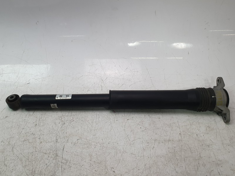 Recambio de amortiguador trasero izquierdo para mazda 3 berlina (bp) evolution referencia OEM IAM BCKA28700DA  