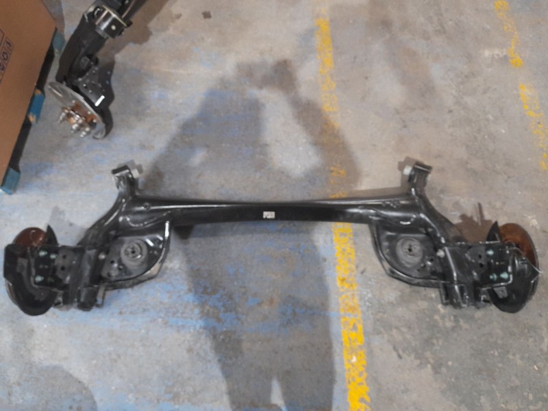 Recambio de puente trasero para mazda 3 berlina (bp) evolution referencia OEM IAM BFTD28B0XB  