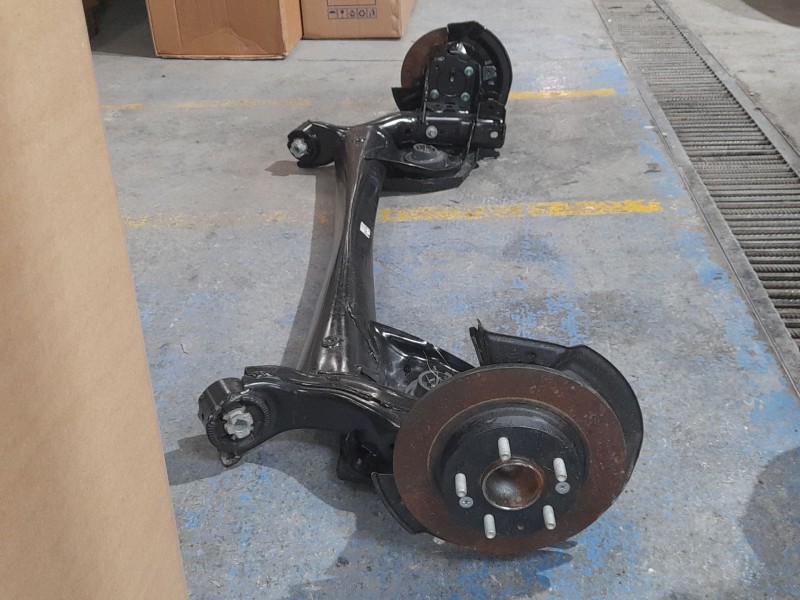 Recambio de puente trasero para mazda 3 berlina (bp) evolution referencia OEM IAM BFTD28B0XB  