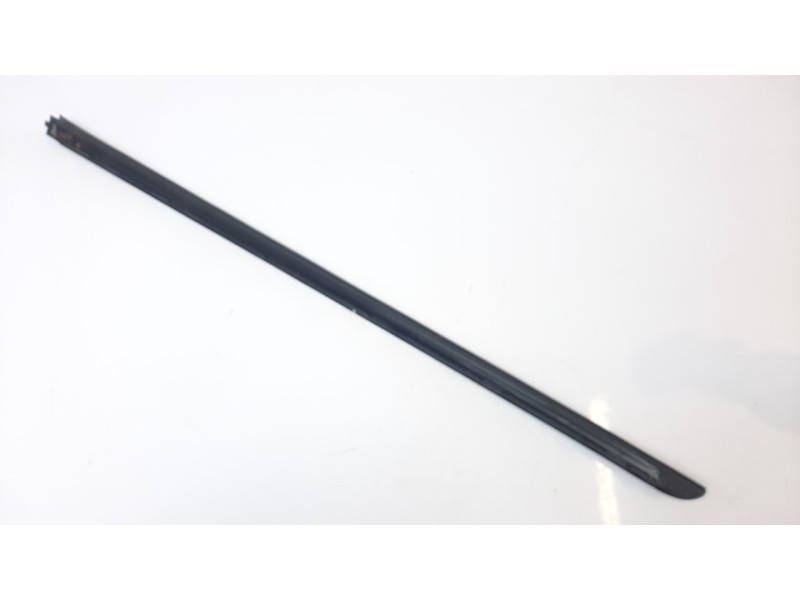 Recambio de moldura para hyundai i20 active 1.0 tgdi cat referencia OEM IAM 86141Q0000  