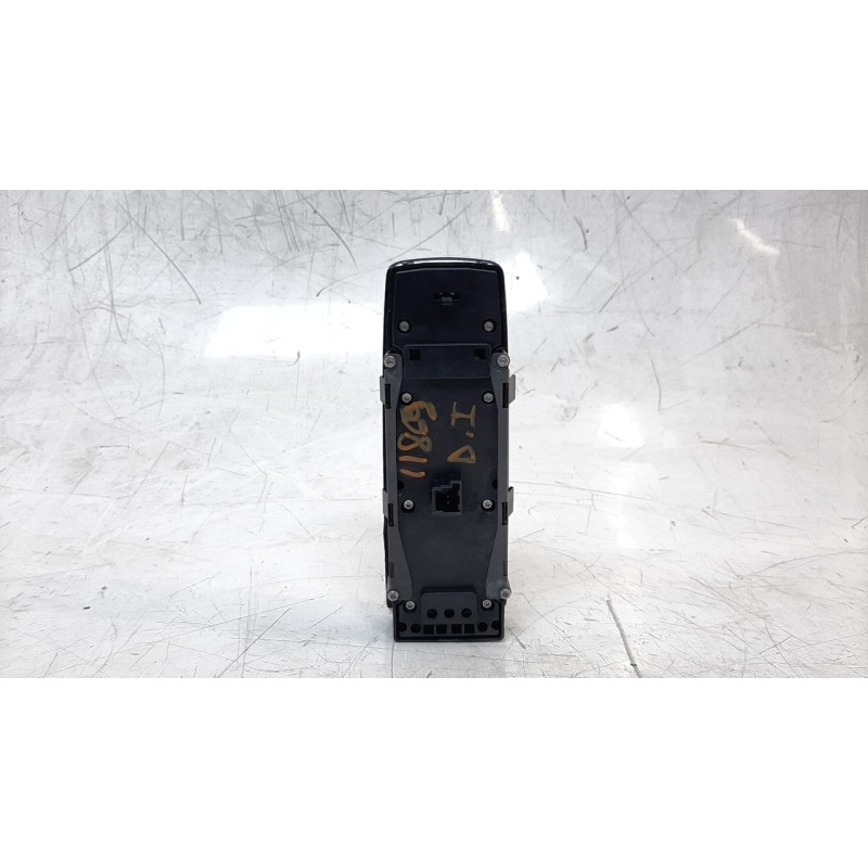 Recambio de mando elevalunas delantero izquierdo para mercedes-benz clase gla (w156) gla 200 cdi (156.908) referencia OEM IAM 16