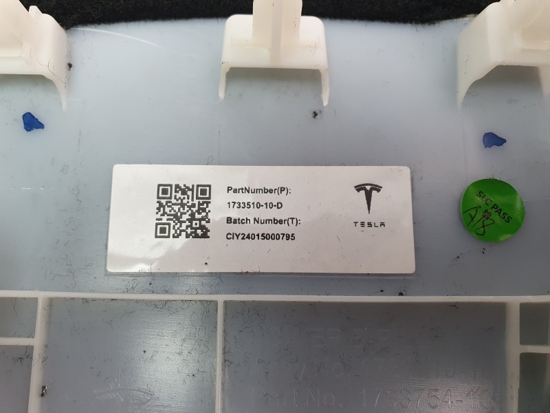 Recambio de moldura para tesla model 3 (5yj3) ev awd referencia OEM IAM 173351010D  