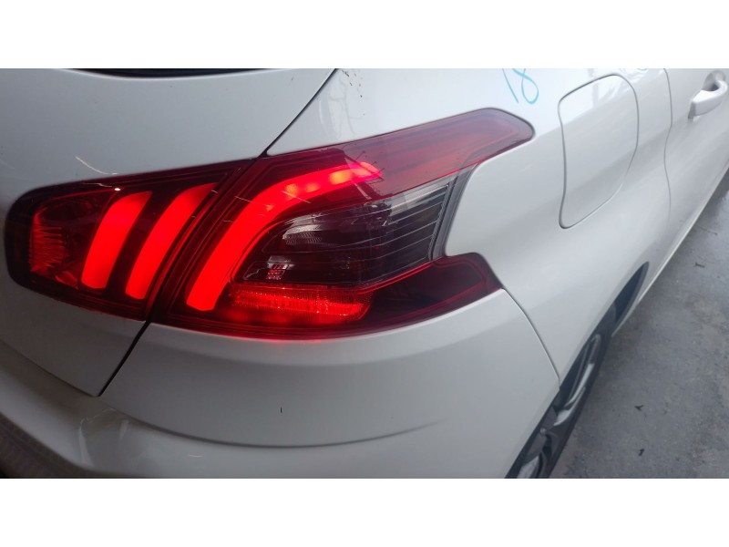 Recambio de piloto trasero derecho para peugeot 308 ii (lb_, lp_, lw_, lh_, l3_) 1.6 hdi 100 referencia OEM IAM   