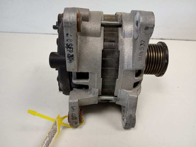 Recambio de alternador para dacia sandero stepway referencia OEM IAM 231005079R  