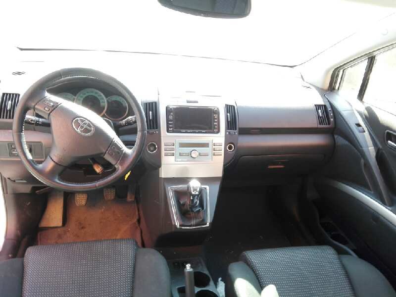 toyota corolla verso (r1) del año 2006