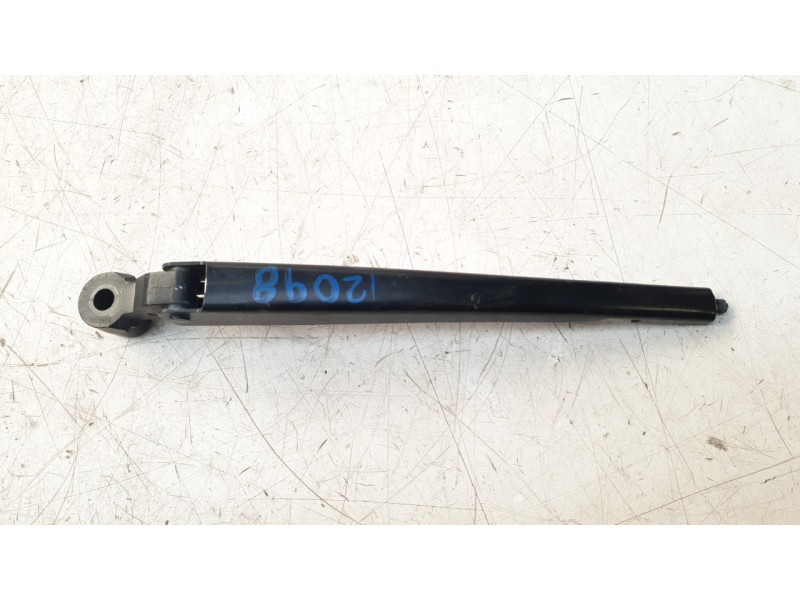 Recambio de brazo limpia trasero para mercedes-benz clase gla (x156) gla 180 (156.942) referencia OEM IAM 2138201703  