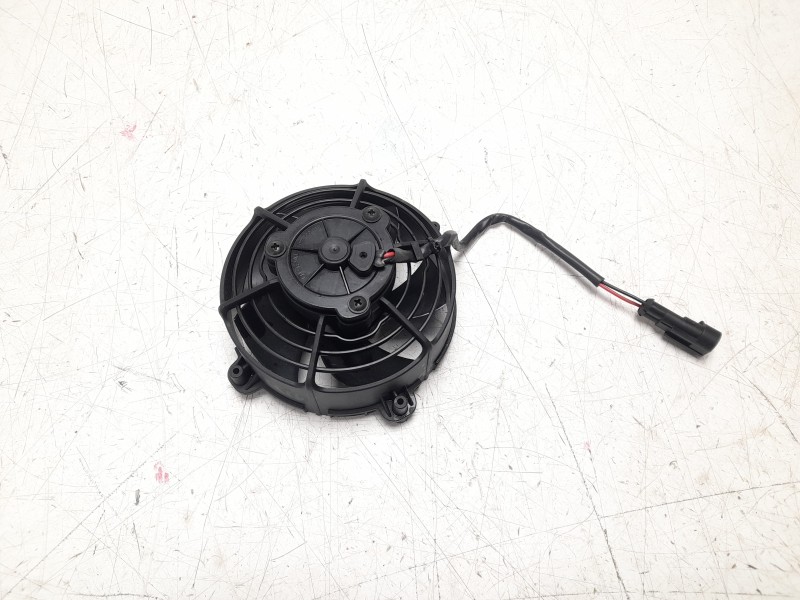 Recambio de electroventilador para ktm super adventure 1290 super adventure s referencia OEM IAM 61935044033  