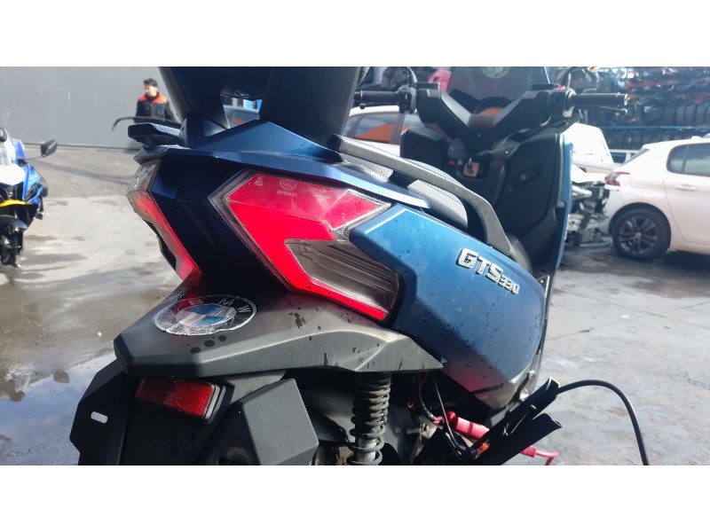 Recambio de piloto trasero derecho para mitt 330 gts 330 gts referencia OEM IAM   