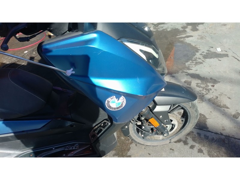 Recambio de carenado delantero derecho para mitt 330 gts 330 gts referencia OEM IAM   