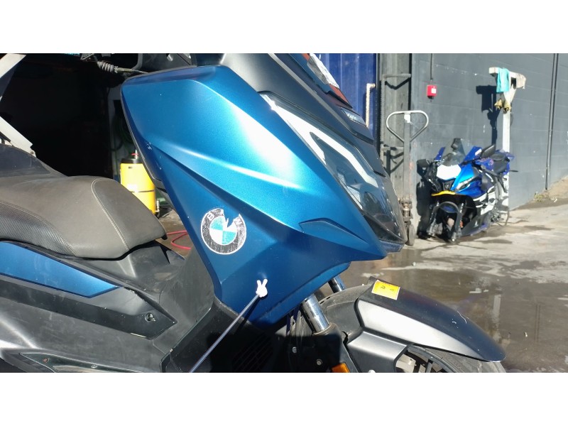 Recambio de carenado delantero derecho para mitt 330 gts 330 gts referencia OEM IAM   