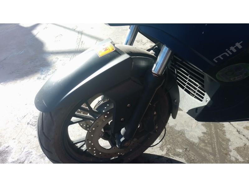 Recambio de guardabarros para mitt 330 gts 330 gts referencia OEM IAM   