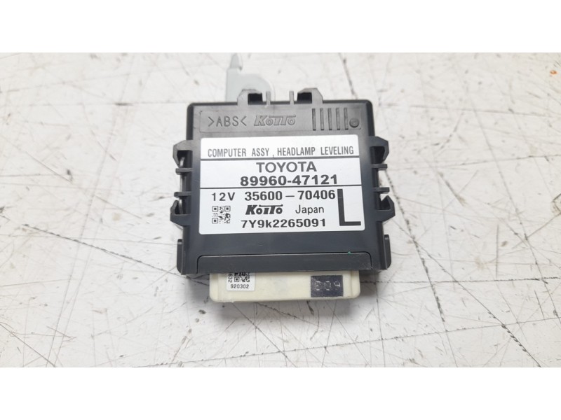 Recambio de modulo electronico para toyota prius+ advance referencia OEM IAM 8996047121  