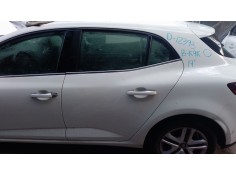 PUERTA TRASERA IZQUIERDA 821015121R 